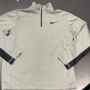 Nike a medium Pullover